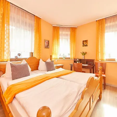 Zum Dicken Baum Pensionat